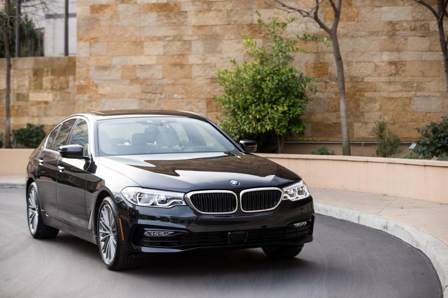  BMW 530i Sedan Sport Line 2017 года  (NA) (фото 5 из 10)